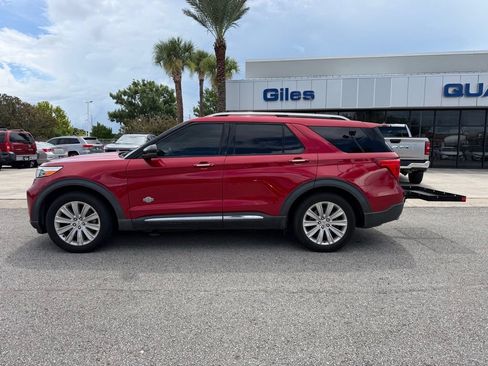 Used 2021 Ford Explorer King Ranch w/ Premium Technology Package RWD image 2