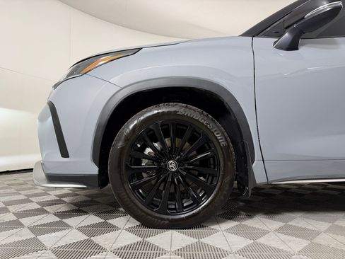 Used 2025 Toyota Highlander XSE AWD/4WD image 11