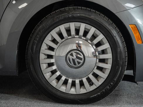 Used 2014 Volkswagen Beetle 2.5 image 18