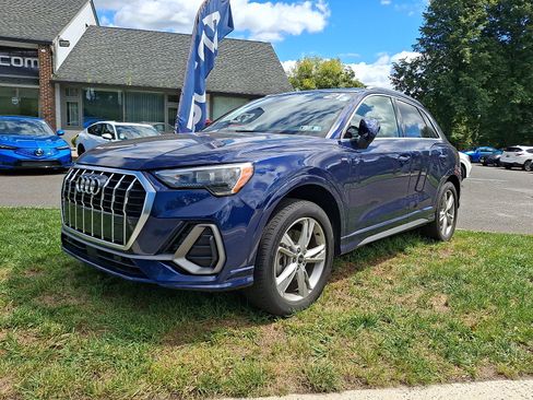 Used 2021 Audi Q3 2.0T Premium w/ Convenience Package AWD/4WD image 3