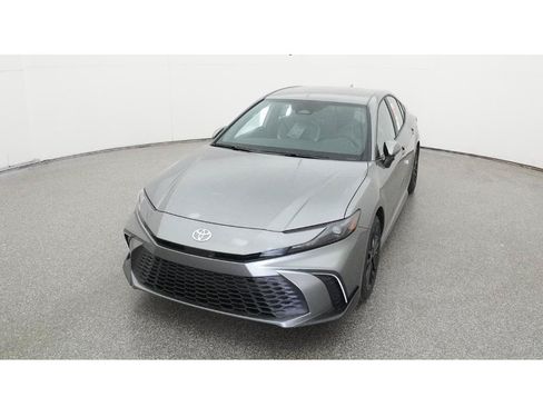 Used 2026 Toyota Camry SE FWD image 16