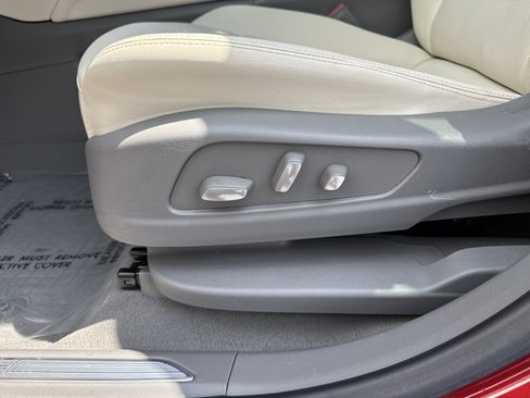 Used 2021 Cadillac XT5 Premium Luxury w/ LPO, Floor Liner Package FWD image 21
