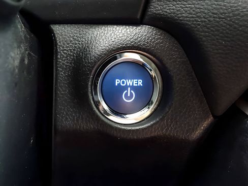 Certified 2022 Toyota RAV4 XLE AWD/4WD image 16