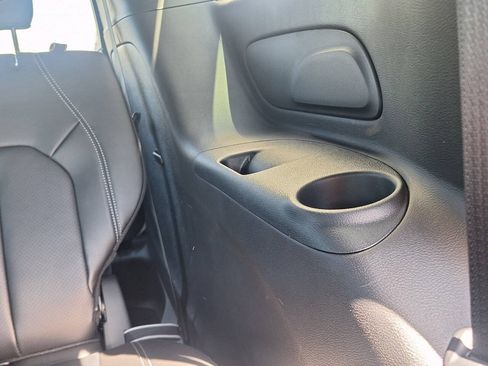 New 2027 Chrysler Pacifica Select FWD image 24