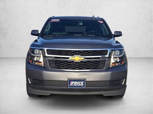 Used 2019 Chevrolet Suburban LT RWD image 2