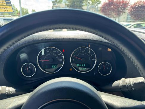 Used 2015 Jeep Wrangler Unlimited Sahara w/ Connectivity Group AWD/4WD image 7