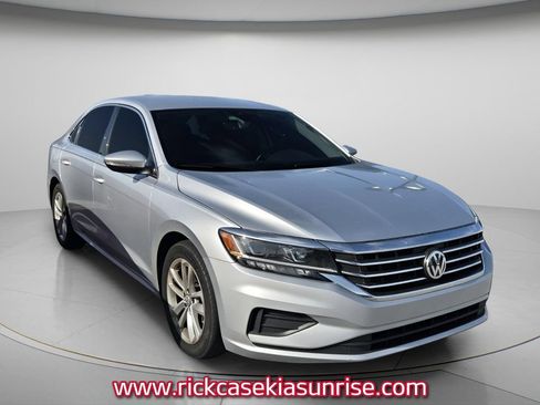 Used 2020 Volkswagen Passat 2.0T SE FWD image 4