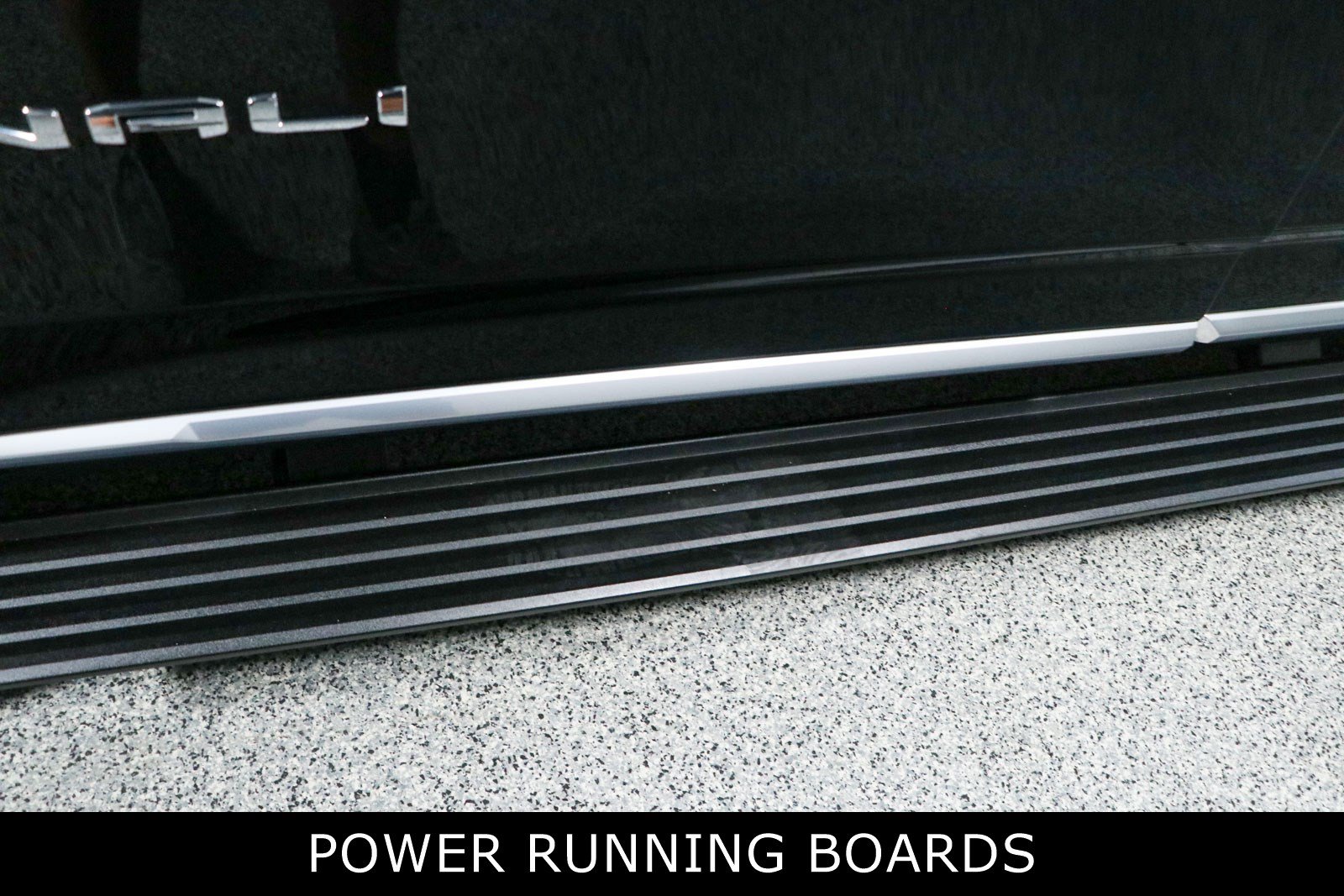 Used 2026 GMC Yukon Denali w/ Sun & Power Step Package AWD/4WD image 12