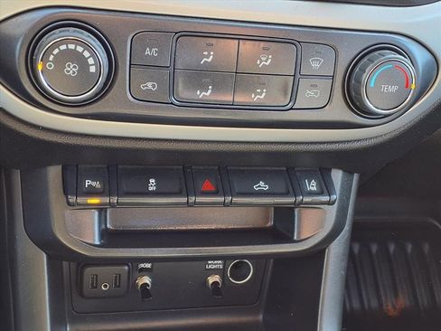 Used 2022 Chevrolet Colorado LT w/ Fleet Safety Package image 17