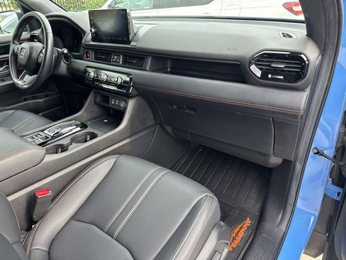 Certified 2025 Honda Pilot TrailSport image 14