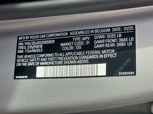 Used 2025 Volvo XC40 B5 Core image 27