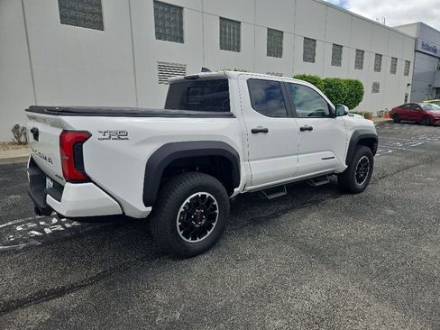Used 2025 Toyota Tacoma TRD Off-Road w/ TRD Off Road Upgrade Package AWD/4WD image 8