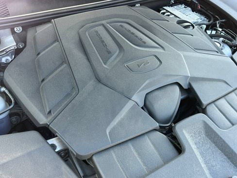 Certified 2024 Porsche Cayenne Coupe AWD/4WD image 36