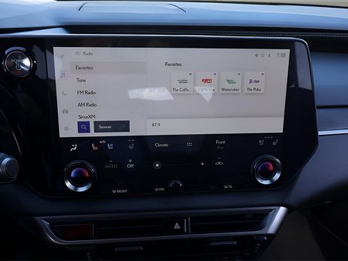 Used 2023 Lexus RX 350h image 25