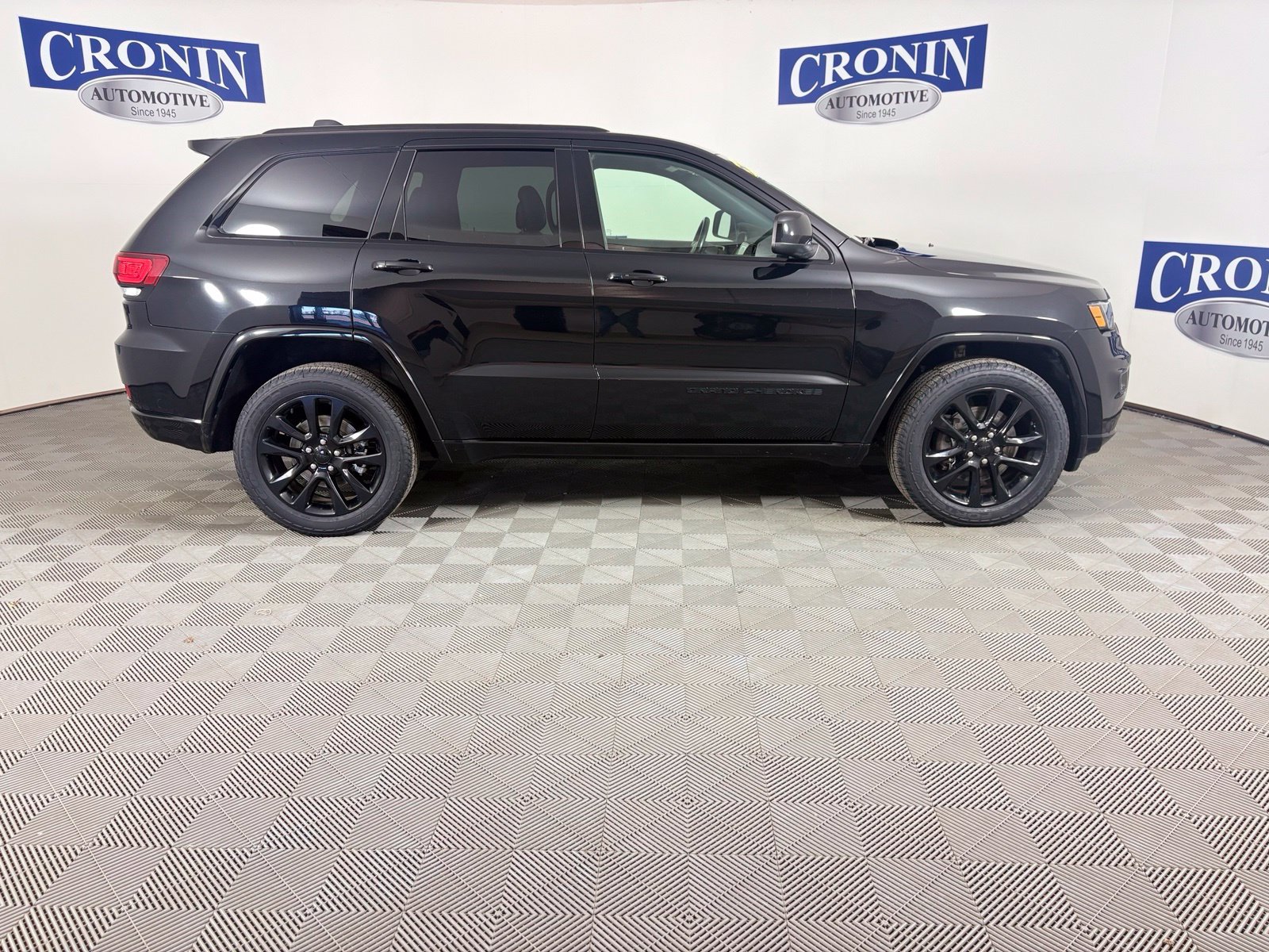 Used 2021 Jeep Grand Cherokee Laredo X AWD/4WD image 28
