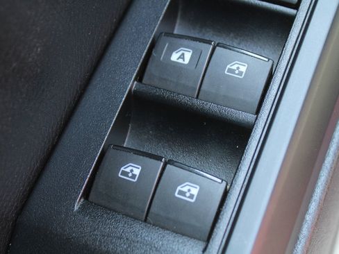 Used 2019 Toyota Tacoma SR image 25