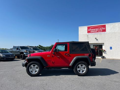Used 2016 Jeep Wrangler Sport w/ Quick Order Package 24S AWD/4WD image 2