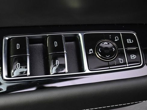 New 2026 Cadillac Vistiq Premium Luxury w/ LPO, Floor Liner Package AWD/4WD image 24
