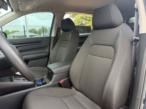 Used 2024 Honda CR-V LX image 11