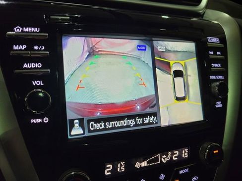 Used 2018 Nissan Murano SL image 12