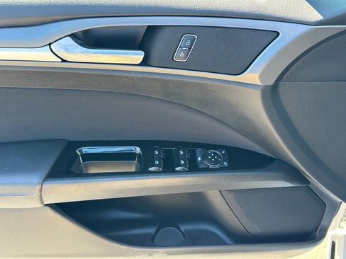 Used 2014 Ford Fusion SE image 19