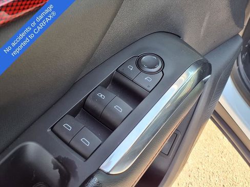 Used 2024 Chevrolet Traverse Z71 image 16