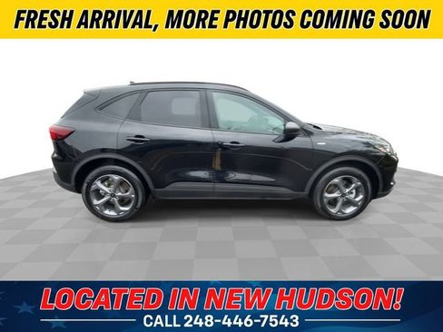 Used 2025 Ford Escape ST-Line AWD/4WD image 3