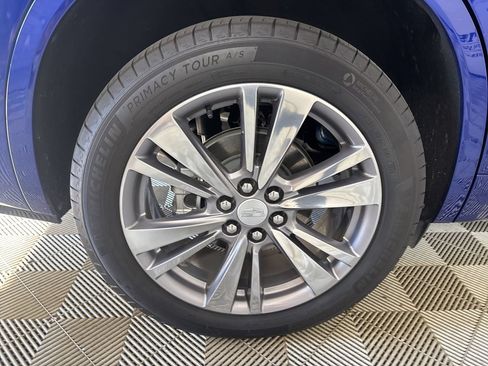 Used 2025 Cadillac XT6 Premium Luxury FWD image 37