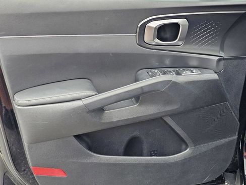 Certified 2023 Kia Sorento S w/ Panoramic Sunroof Package image 38