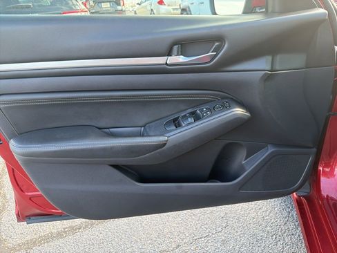 Used 2019 Nissan Altima 2.5 SV image 12