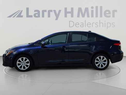 Used 2024 Toyota Corolla LE FWD image 2