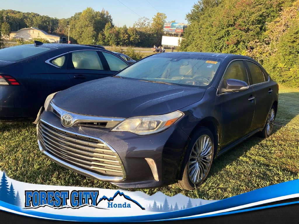 Used 2017 Toyota Avalon Limited FWD image 1
