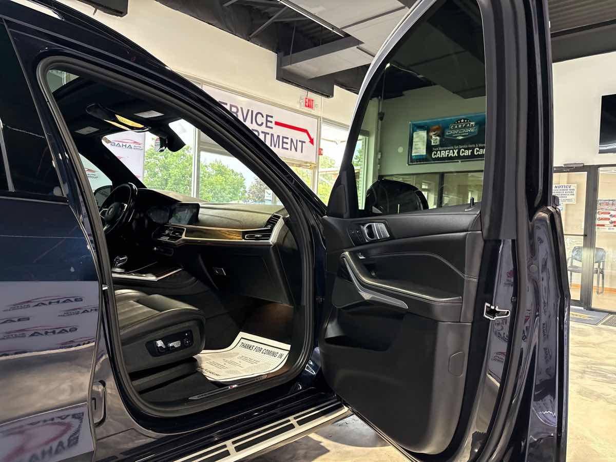 Used 2022 BMW X7 xDrive40i w/ M Sport Package AWD/4WD image 52