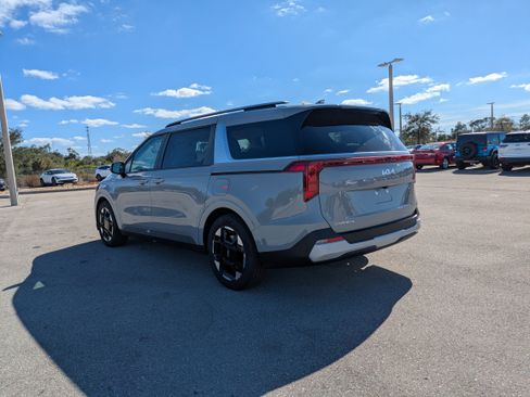 New 2026 Kia Carnival EX image 28