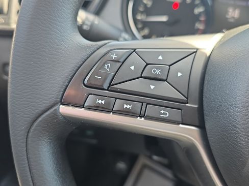 Used 2018 Nissan Rogue S AWD/4WD image 22