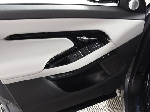 New 2026 Land Rover Range Rover Evoque Dynamic SE image 14