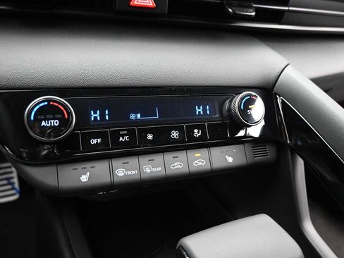 New 2026 Hyundai Elantra SEL Sport Premium image 18