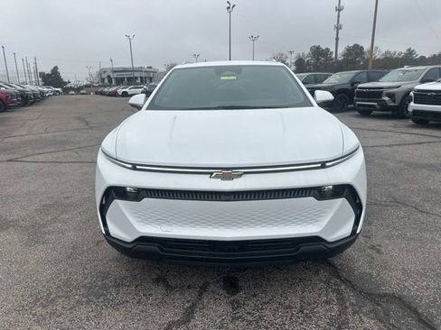 New 2026 Chevrolet Equinox EV LT image 8