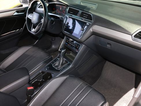 Used 2023 Volkswagen Tiguan SE R-Line FWD image 22