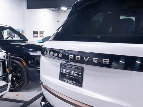 Used 2023 Land Rover Range Rover SV AWD/4WD image 93