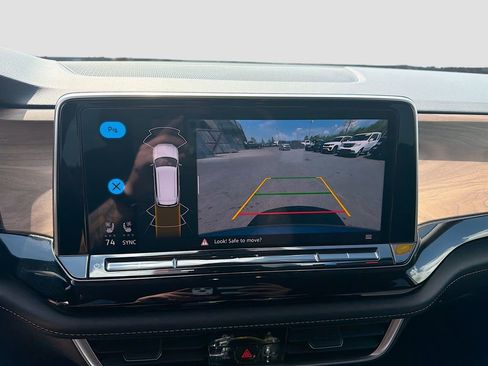 Used 2024 Volkswagen Atlas SE image 33