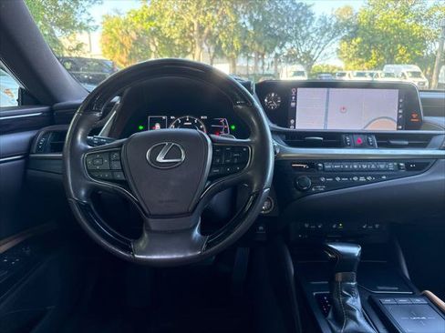 Used 2019 Lexus ES 350 w/ Premium Package FWD image 26