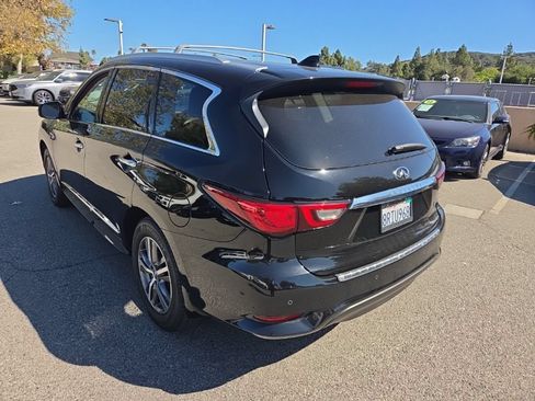 Used 2020 INFINITI QX60 Luxe w/ Essential Package FWD image 3