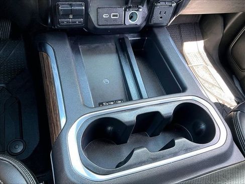 Used 2019 Chevrolet Silverado 1500 High Country w/ Technology Package image 27