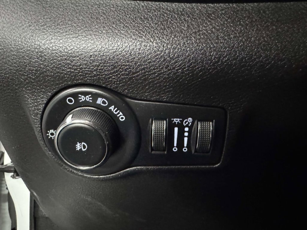 Used 2023 Jeep Compass High Altitude AWD/4WD image 24