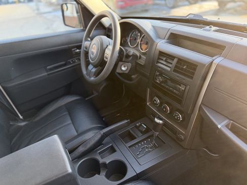 Used 2012 Jeep Liberty Sport image 15