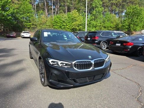 Used 2025 BMW 330i xDrive Sedan w/ Premium Package image 5