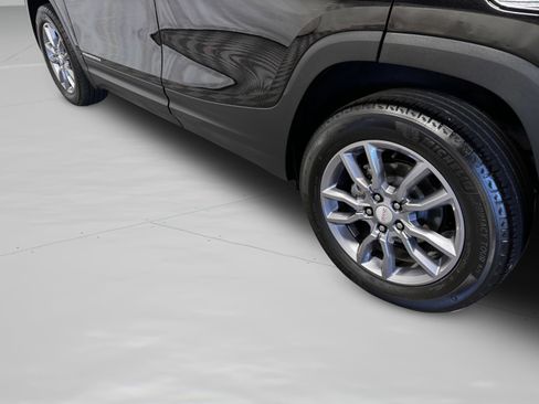 Used 2024 GMC Terrain SLT image 44