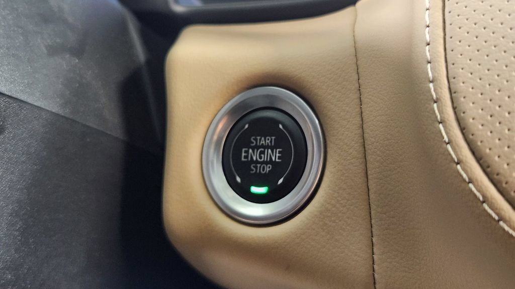 Used 2024 Chevrolet Tahoe Premier AWD/4WD image 28