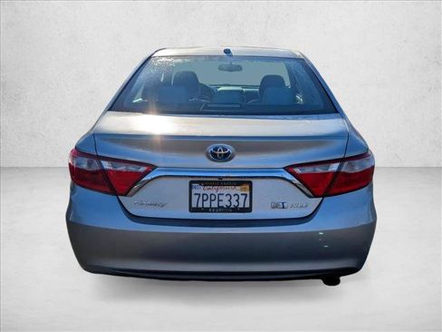 Used 2016 Toyota Camry XLE image 3